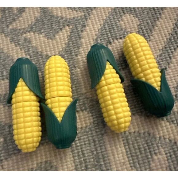 Corn on Cob Corn Holders Skewers 8 Interlocking Set of Four Yellow Green - Picture 1 of 8